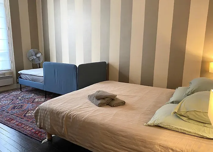 Outstanding 2 Bedrooms With A Terrific Eiffel Tower View