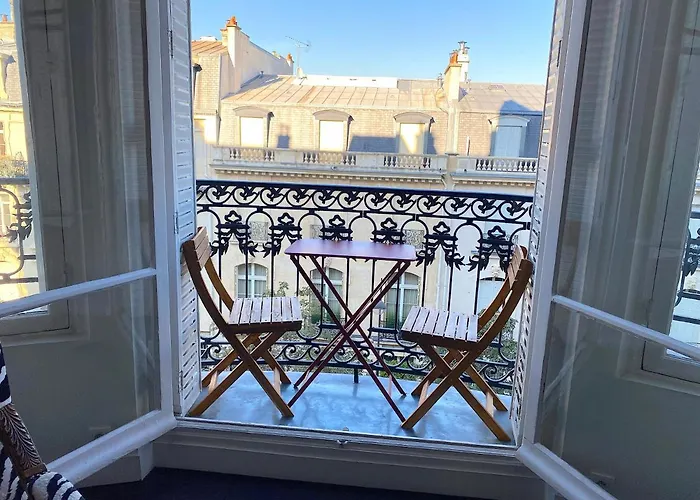 Outstanding 2 Bedrooms With A Terrific Eiffel Tower View