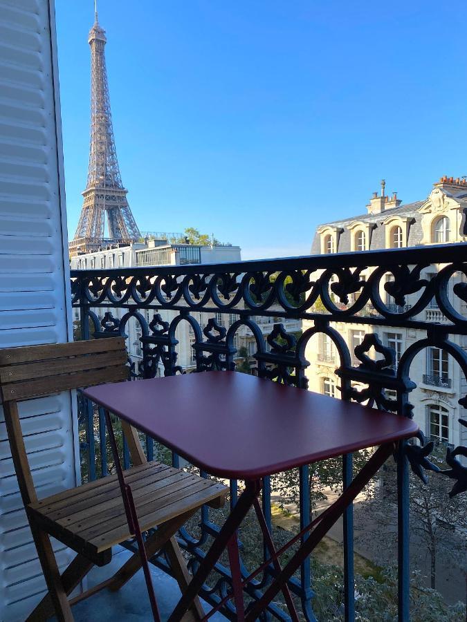 Outstanding 2 Bedrooms With A Terrific Eiffel Tower View Appartement Paris